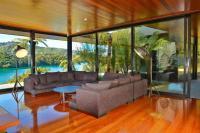 Waterfall Bay Glass House - B&B Picton