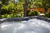 B&B Guerneville - Villa Mimosa Hot Tub Fire Table BBQ Walk to River Dog Friendly - Bed and Breakfast Guerneville