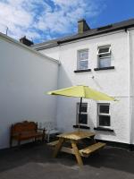 Liberty House - Bundoran seaside family & surfers holiday home - Chambres d'hôtes Single Street