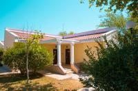 Villa with Garden View