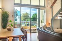 Spacious Lofty Loft by Sydney Dreams - Bed and Breakfast Sydney