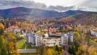 Wonder Home - Apartamenty z balkonami, blisko centrum Karpacza, stoku i aquaparku - B&B Karpacz