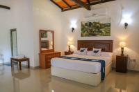 Camera Tripla Superior