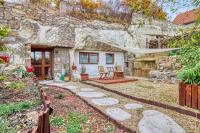 Barlang Noszvaj - B&B