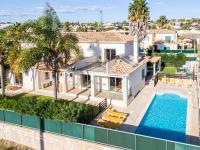 Villa Cordeiro - Heated Pool - Free wi-fi - Air Con - B&B