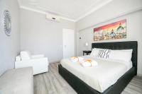 Appartamento con Terrazza - Via Simone De Saint Bon 25