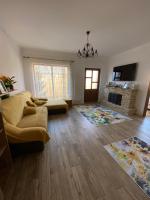 B House Bușteni - B&B