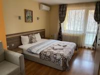 Deluxe Double Room (2 Adults + 1 Child)