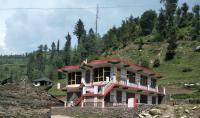 Orange sky home stay gadaGushaini near jibhi - B&B