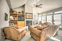 Home with Deck Near Lake Avalon, Boat Ramp and Golf! - B&B