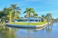 B&B Sarasota - Waterfront Sarasota Estate with Dock and Boat Lift! - Bed and Breakfast Sarasota