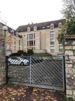 Studio rénové avril 2024 wifi et parking - B&B Le Port-Marly