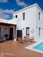 Splendid Casa Papagayo, heated pool, roofterrace with views and Wifi - Bed and Breakfast Playa Blanca