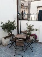 B&B Castiglione - One bedroom appartement with city view jacuzzi and furnished terrace at Castiglione 5 km away from the beach - Bed and Breakfast Castiglione