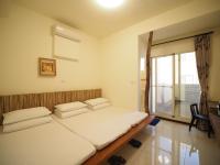 Habitación Triple con balcón
