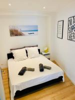 Lovely Apartment Heart of Golden Square Fiber Wifi - Ferienwohnung