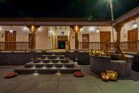 B&B Nashik - SaffronStays Heritage Waada, Nashik - Bed and Breakfast Nashik