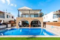 Sea Front Oceanus H2 by Ezoria Villas - B&B