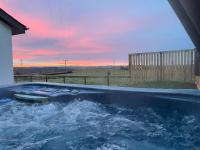 NEW! Country boutique escape . HOT TUB - Ferienwohnung Weare Giffard