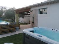 B&B Cheval-Blanc - L'atelier de Guytou et Spa - Bed and Breakfast Cheval-Blanc