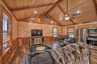 Cozy Broken Bow Cabin, Walk to the Lukfata Creek! - B&B