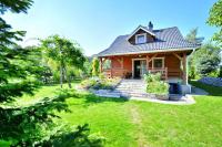 Holiday home by the lake, private garden, Oswino - B&B Oświno