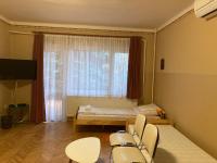 Quintuple Room