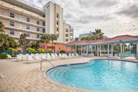 B&B New Smyrna Beach - Coastal Condo with Balcony, Outdoor Pool Access - Bed and Breakfast New Smyrna Beach