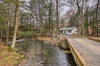 B&B Brodheadsville - Creekside Lincoln Lodge in the Pocono Mtns! - Bed and Breakfast Brodheadsville