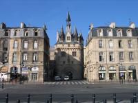 Ausone Beautiful loft apartment in historical center + terrace and parking - Chambres d'hôtes Bordeaux