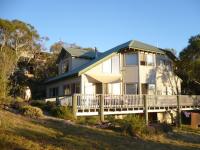 Snowgums on the Lake - Charming 4BR Home l Amazing Lake Views l Balcony - Chambres d’hôtes