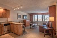 B&B Crested Butte - Grand Lodge 1-Bedroom Condo with 3 Queens & Close to Everything condo - Bed and Breakfast Crested Butte