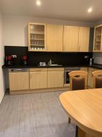Monteurzimmer Oberlistingen Zweibettzimmer mit 2 Bädern - B&B Breuna