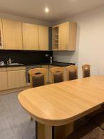 Monteurzimmer Oberlistingen Zweibettzimmer mit 2 Bädern - B&B Breuna