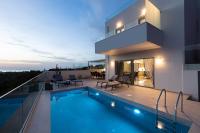 Blue Aura Villa, elegance & calm living, By ThinkVilla - B&B Magnisía