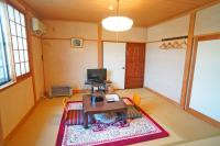 Chambre Lits Jumeaux de Style Japonais avec Salle de Bains Commune