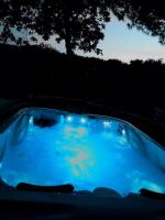 Gîte dans une ambiance végétale avec Spa privatif - B&B Jazennes