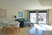 B&B Estepona - Modern apartment with view to Gibraltar + jacuzzi - Bed and Breakfast Estepona