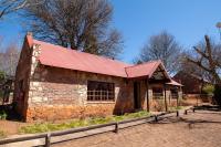 B&B Dullstroom - Crimson Cottage - Bed and Breakfast Dullstroom