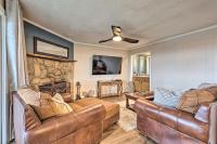 2 Mi to Skiing Beech Mountain Resort Condo! - B&B