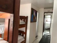 Vierbettzimmer mit Klimaanlage