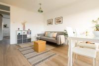 B&B Redcar - Stylish apartment with balcony, minutes from beach - Bed and Breakfast Redcar