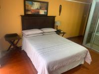 B&B Durban - Amaciko guesthouse glenmore - Bed and Breakfast Durban