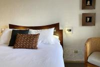Queen Room - Non Waterfront - First Floor