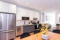 B&B Montréal - Vast and perfectly located 3 bedroom flat by DenStays - Bed and Breakfast Montréal