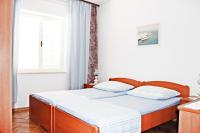 Apartment mit 2 Schlafzimmern und Terrasse