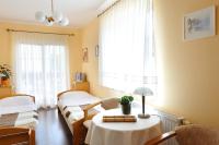 Zweibettzimmer mit Balkon