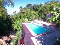 Toraille Waterfall Poolside Apartment - Bed and Breakfast Soufrière