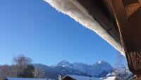 Bunter Hirsch Ferienwohnung im Garmischer Zentrum - B&B