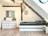 Tweepersoonskamer met 2 Aparte Bedden en Douche